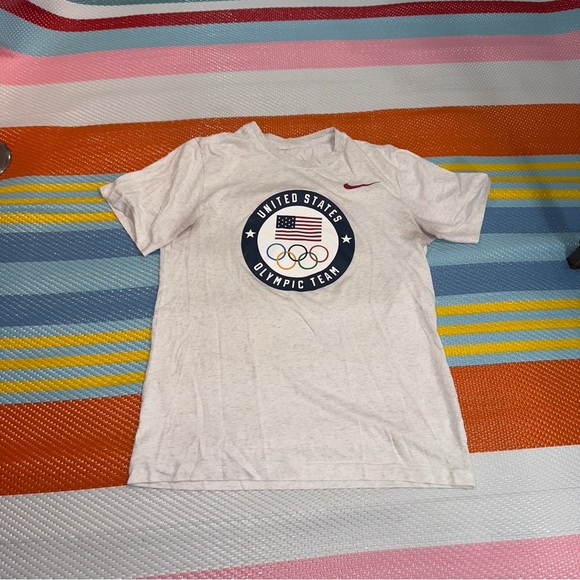 Nike Light Heather Grey Olympic Team Tee Womens Size Small - Picture 1 of 3
